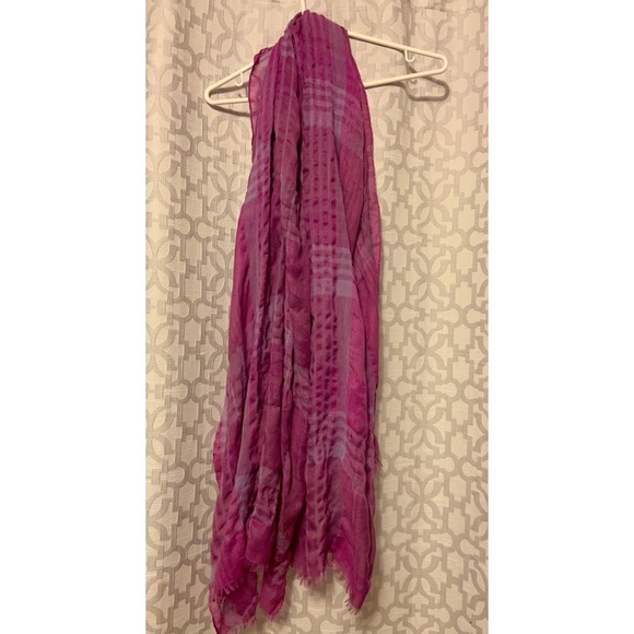 GAP scarf in a gorgeous colour - Picture 2 of 2
